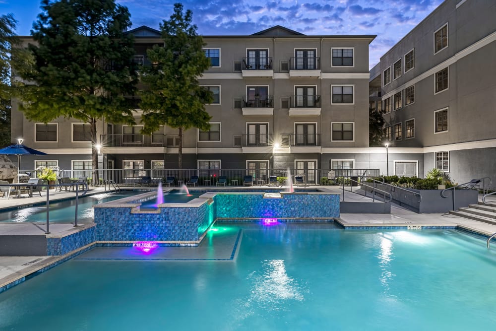 Photos of Marquis at Texas Street Apartments in Dallas, TX