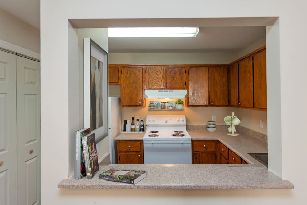 Kitchen bar at Southwood Apartments in Nashville, Tennessee