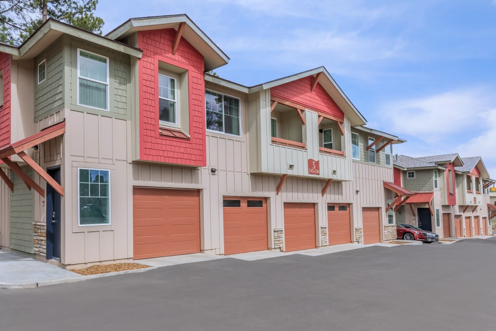 Exterior of Trailside Apartments with garages in Flagstaff, Arizona