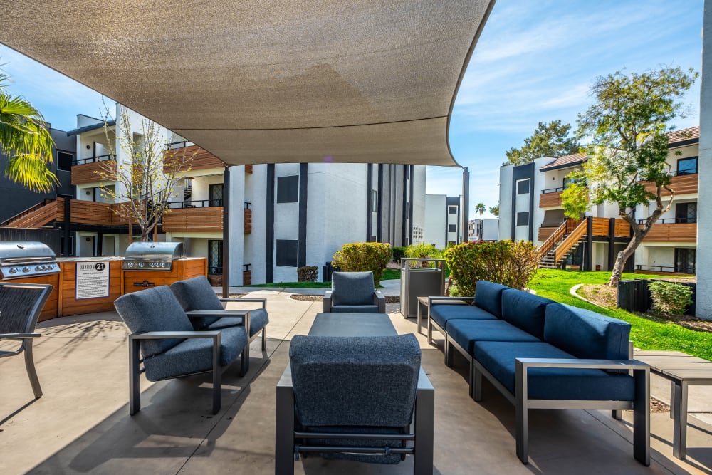 Cozy outdoor seating area at Station 21 Apartments in Mesa, Arizona