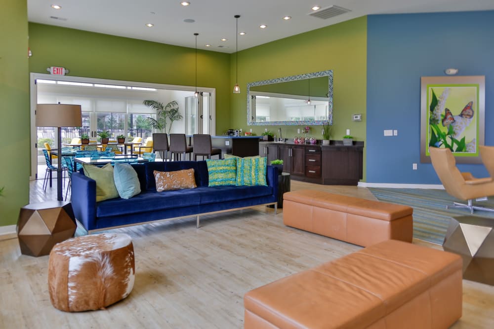 Resident lounge and coffee bar at Arbor Brook in Murfreesboro, Tennessee