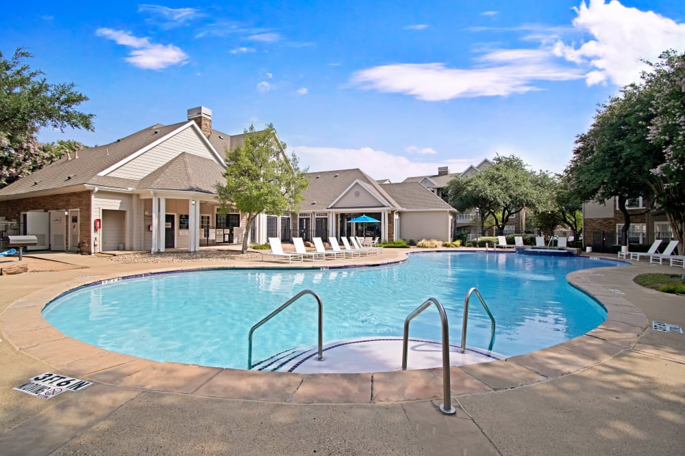 Large Swimming Pool at Apartments in Fort Worth, Texas