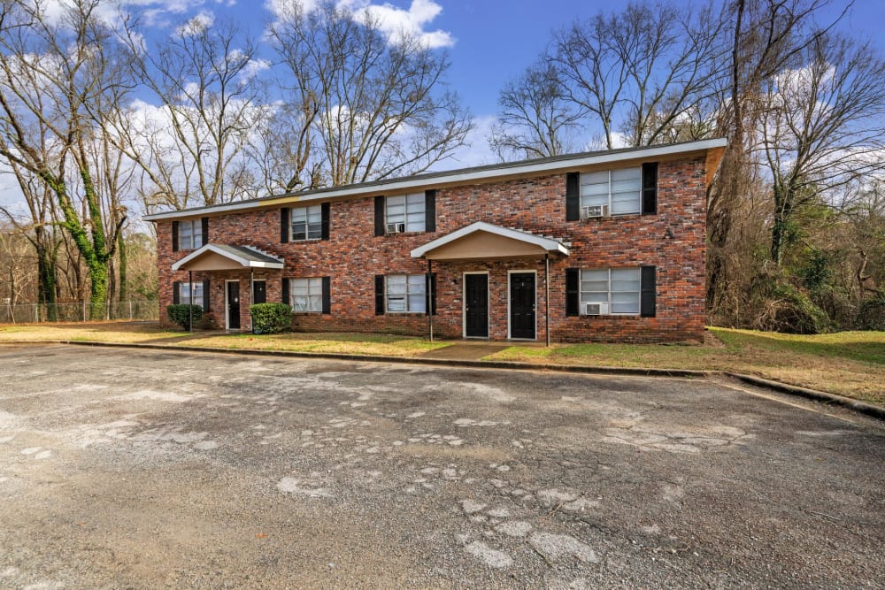 Exterior of an apartment at Walnut Creek Apartments in Macon, Georgia