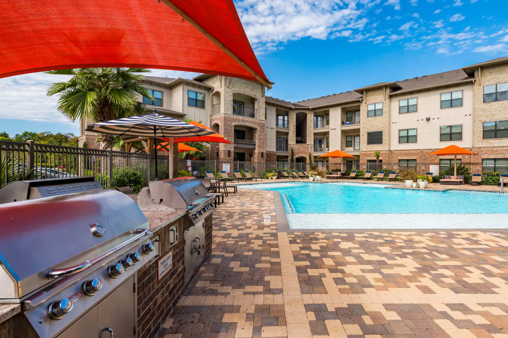 Outdoor BBQ at Marquis Seven Meadows in Katy, Texas