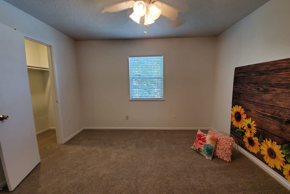 Smaller bedroom at Briar Glen in Oklahoma City, Oklahoma