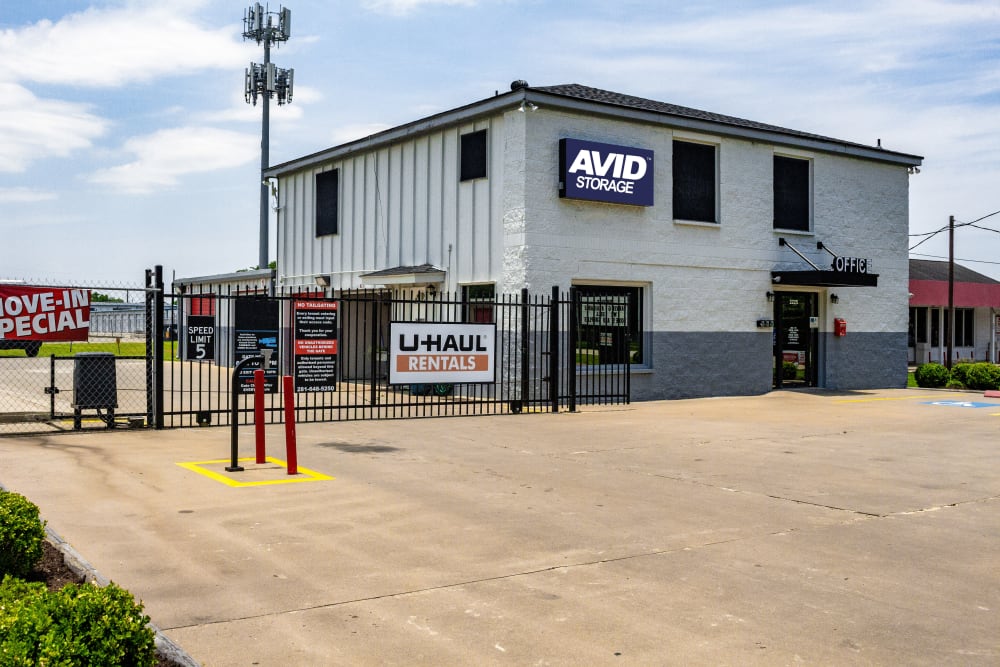 24/7 Surveillance at Avid Storage in Pearland, Texas