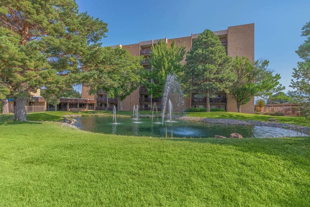 Green lawn and fountain at Los Altos Towers in Albuquerque, New Mexico