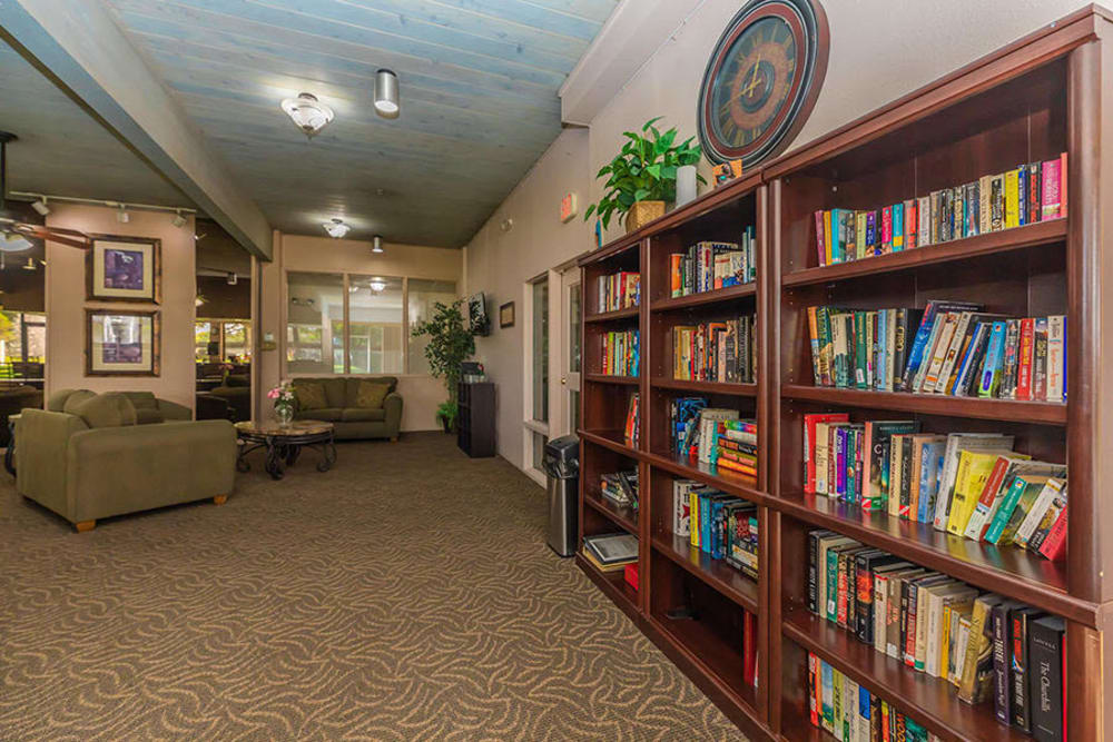 Library room at Los Altos Towers in Albuquerque, New Mexico