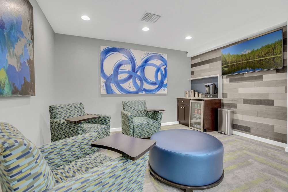 Community Wi-Fi center at Lakeside Central Apartments in Brandon, Florida