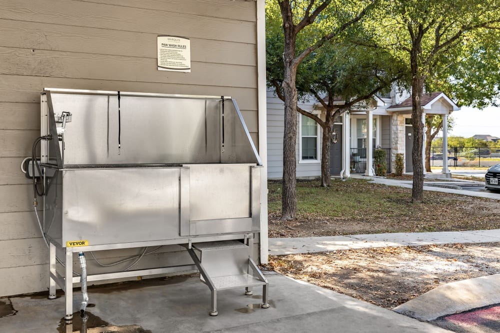 Pet washing station at Marquis Bandera in San Antonio, Texas