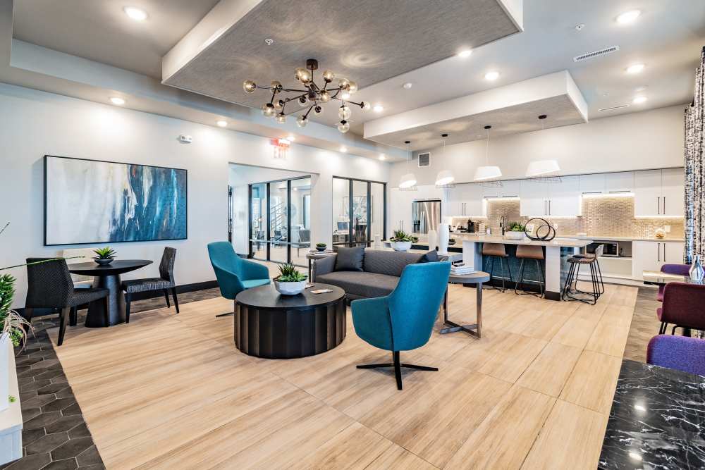Community lounge with dining area at Vue on Lake Monroe in Sanford, Florida