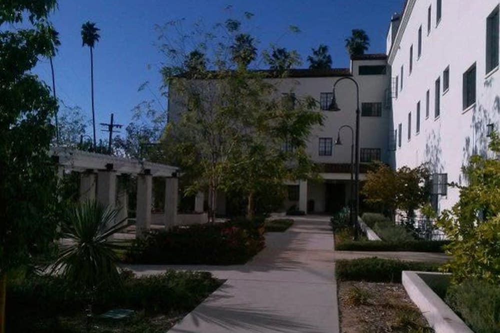 Exterior of building at Linda Vista Senior in Los Angeles, California