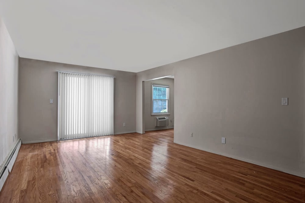 Spacious room at Apartments in Pomona, New York