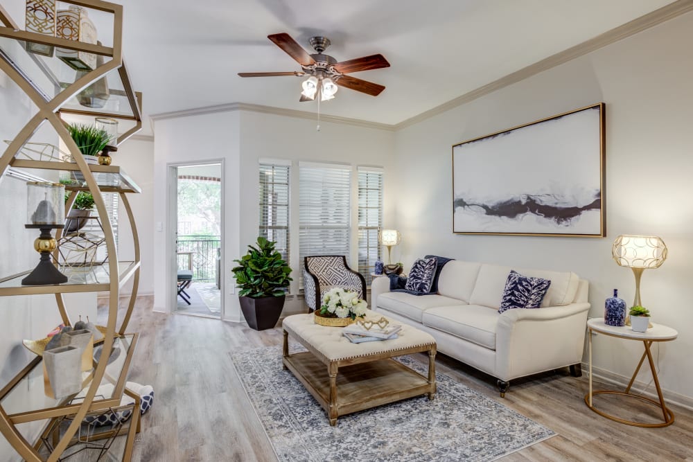 Living room at Sonterra Heights in San Antonio, Texas