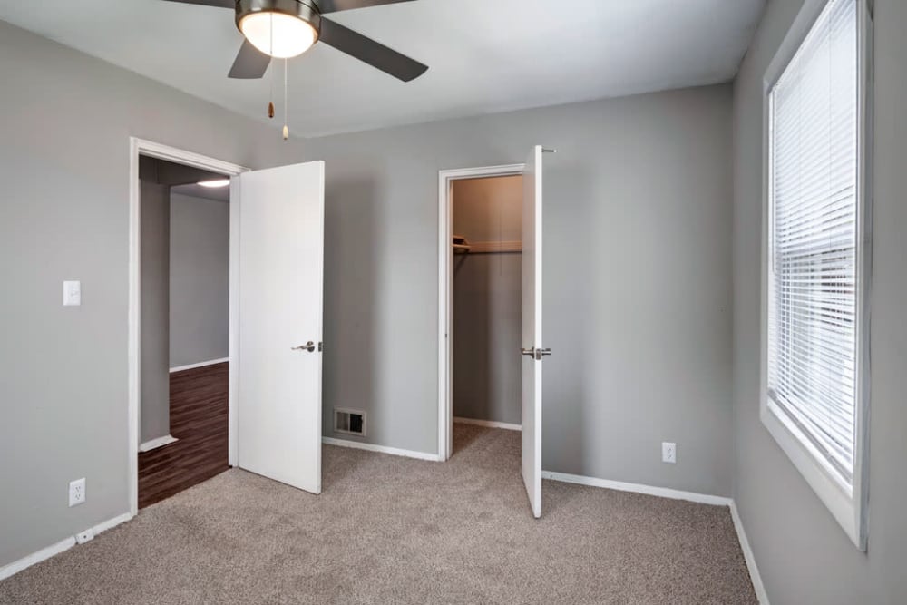 Room with ceiling fan at Apartments in Columbus, Ohio
