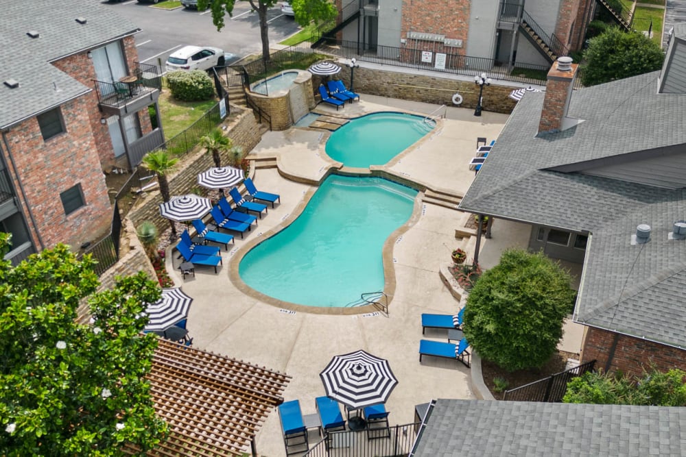Our beautiful swimming pool at The Carling on Frankford in Carrollton, Texas