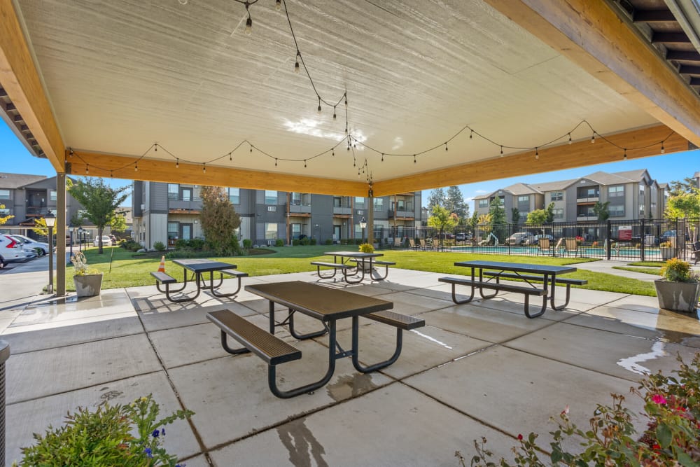 covered picnic area at The Fairway Apartments in Salem, Oregon