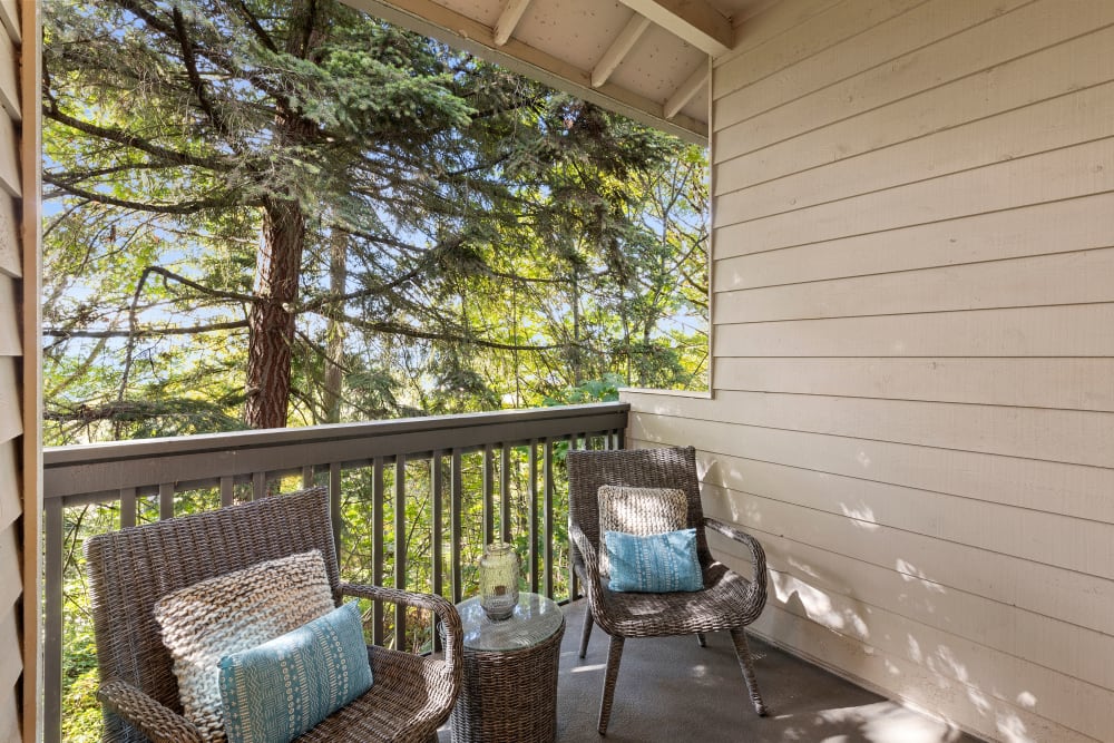 Outdoor balcony with furniture at Sofi at Somerset in Bellevue, Washington