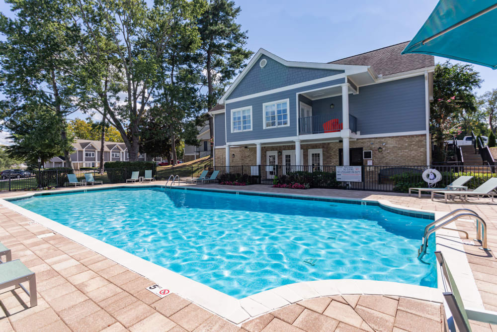 Community outdoor pool at 865 Bellevue Apartments in Nashville, Tennessee.