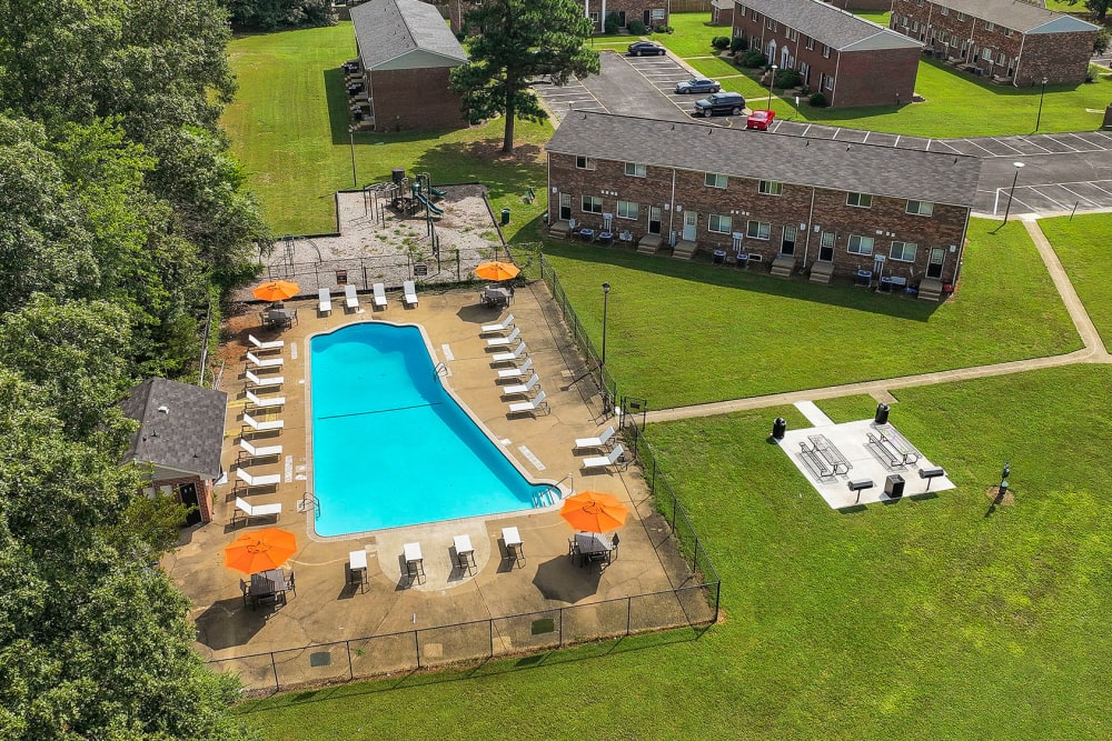 aerial pool view at James River Pointe in Richmond, Virginia