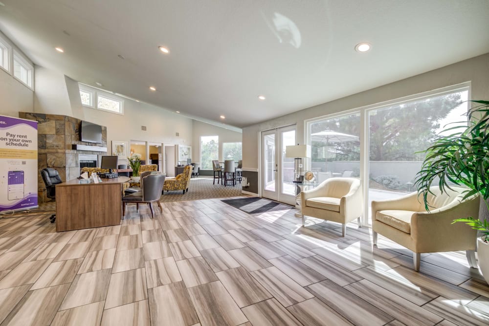 A Cozy Reception Area at The Knolls at Sweetgrass Apartment Homes in Colorado Springs, Colorado.