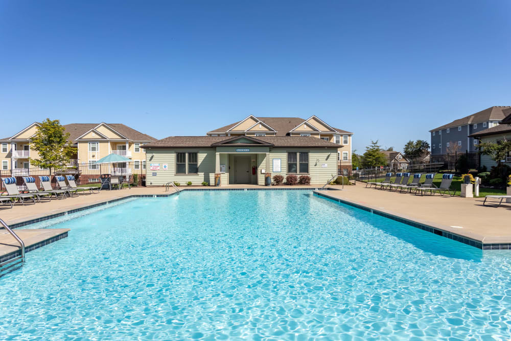 The Retreat at Arden Village Apartments offers a Luxury Swimming Pool in Columbia, Tennessee