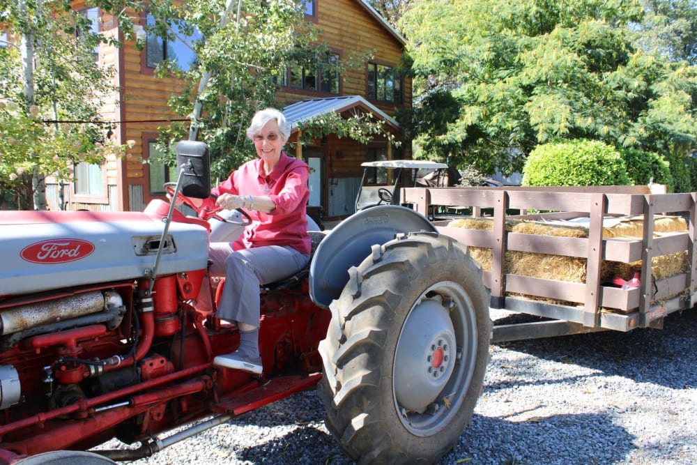 Fun resident outing at Campus Commons Senior Living in Sacramento, California