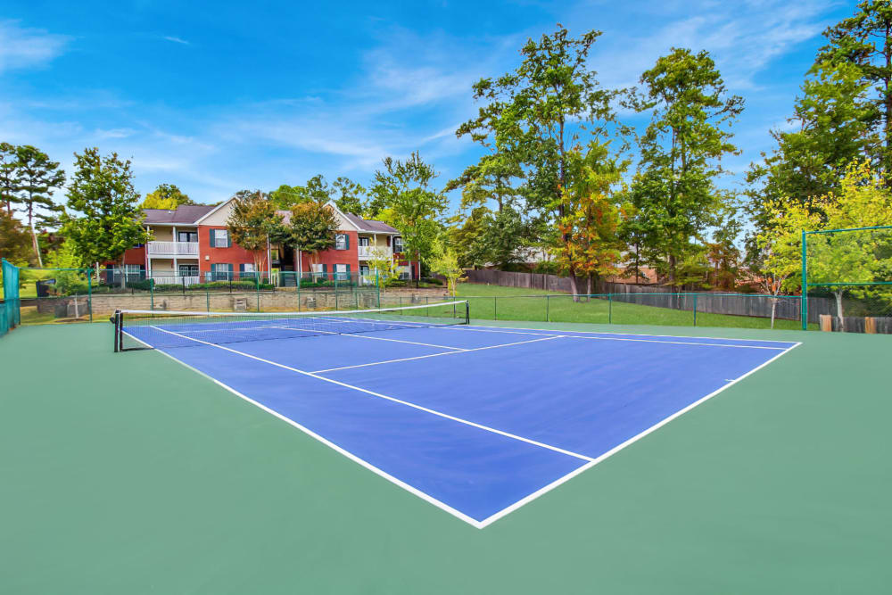 The onsite tennis court at The Gables in Ridgeland, Mississippi