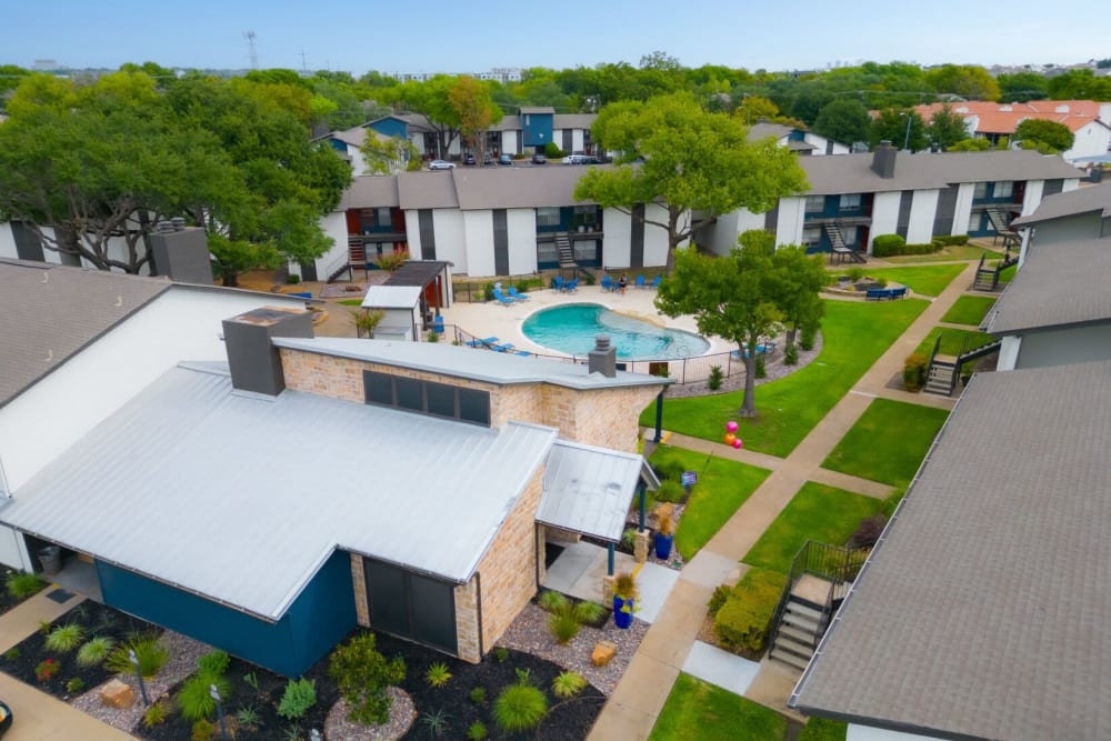 Neighborhood at Lawson Apartment Homes Benbrook, Texas