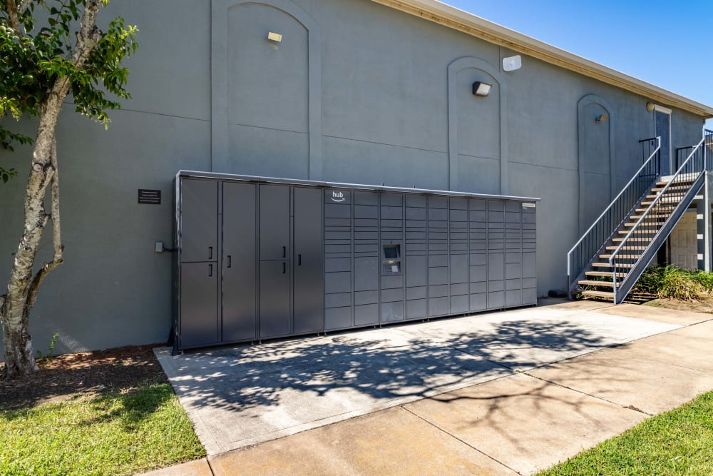 Mailboxes and parcel hub at Signature Point Apartments in League City, Texas