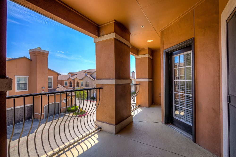 Great balcony space at Estates at Canyon Ridge in San Antonio, Texas