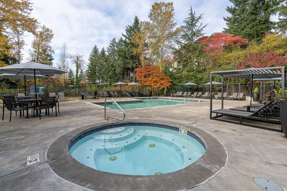 Hot tub next to community center at Timbers at Tualatin in Tualatin, Oregon