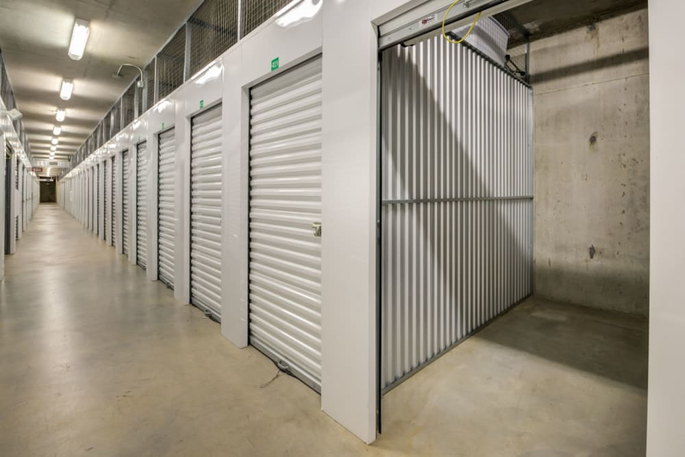 Unit Size Guide at Farmers Market Self Storage in Los Angeles, California