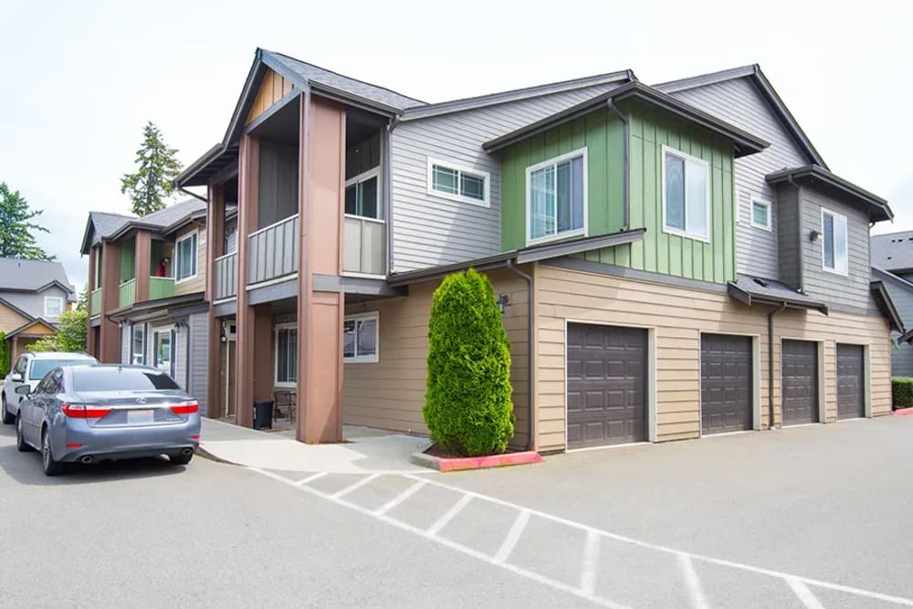 Exterior building with garage at Bella on Canyon in Puyallup, Washington