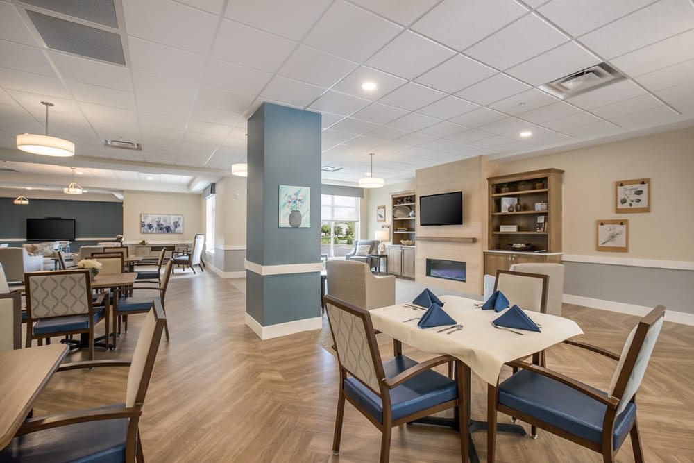 Dining room at Edgemont Place in Blaine, Minnesota