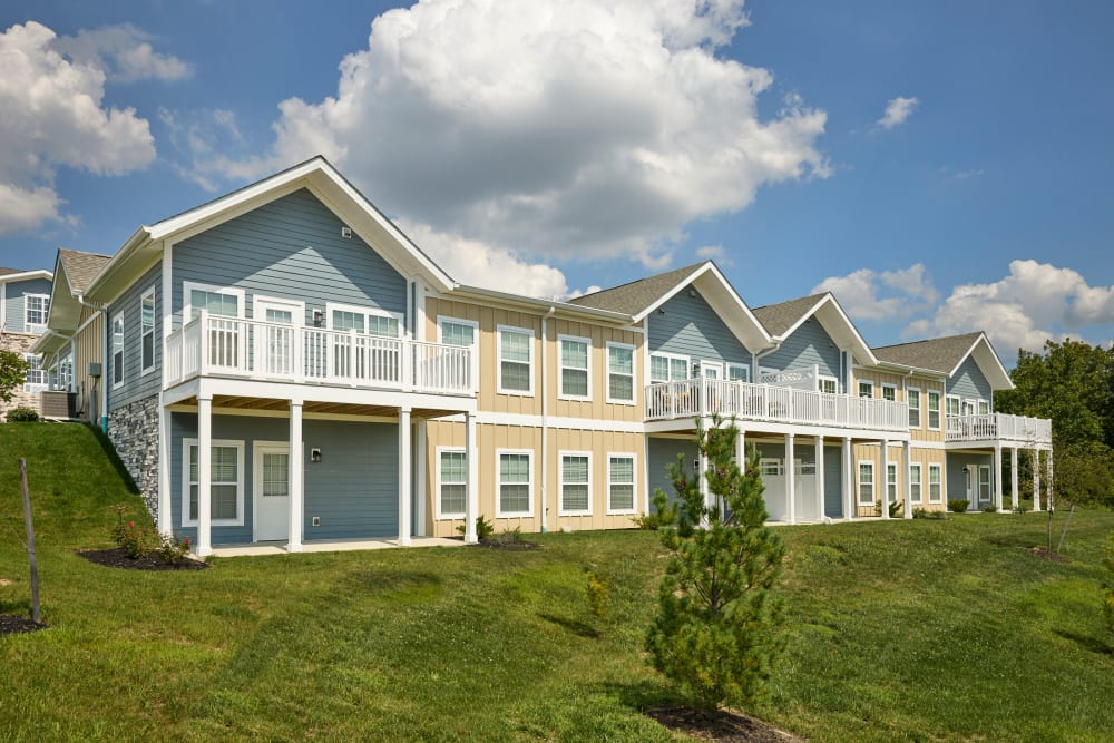 The exterior of an apartment at Legacy Living Green Township in Cincinnati, Ohio
