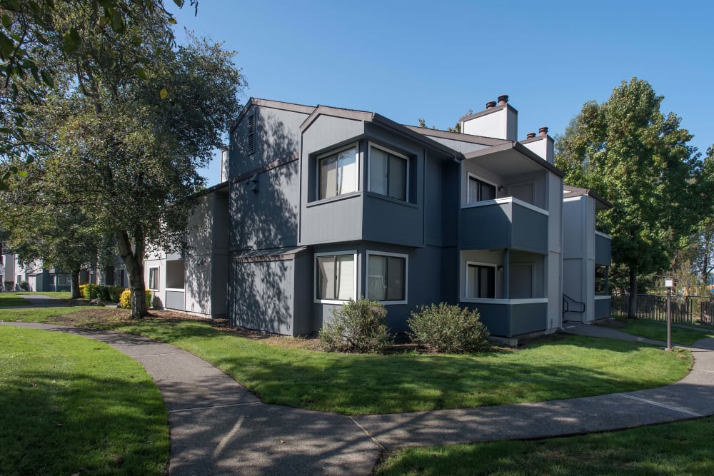 Exterior photos of Park Ridge Apartment Homes in Rohnert Park, California