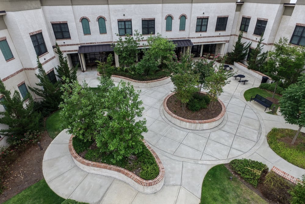 Paved courtyard outside at The Blake at Flowood in Flowood, Mississippi