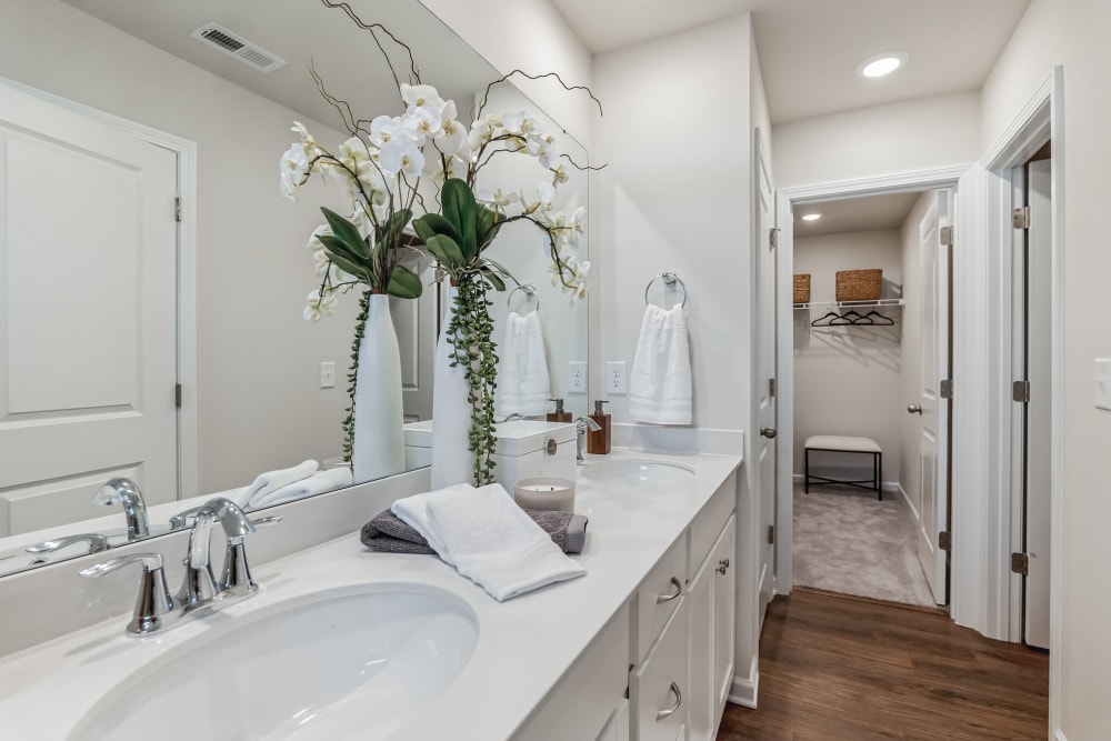 Modern and Spacious Bathroom at Lattitude34 Dillard Creek | Townhomes in Greer, SC