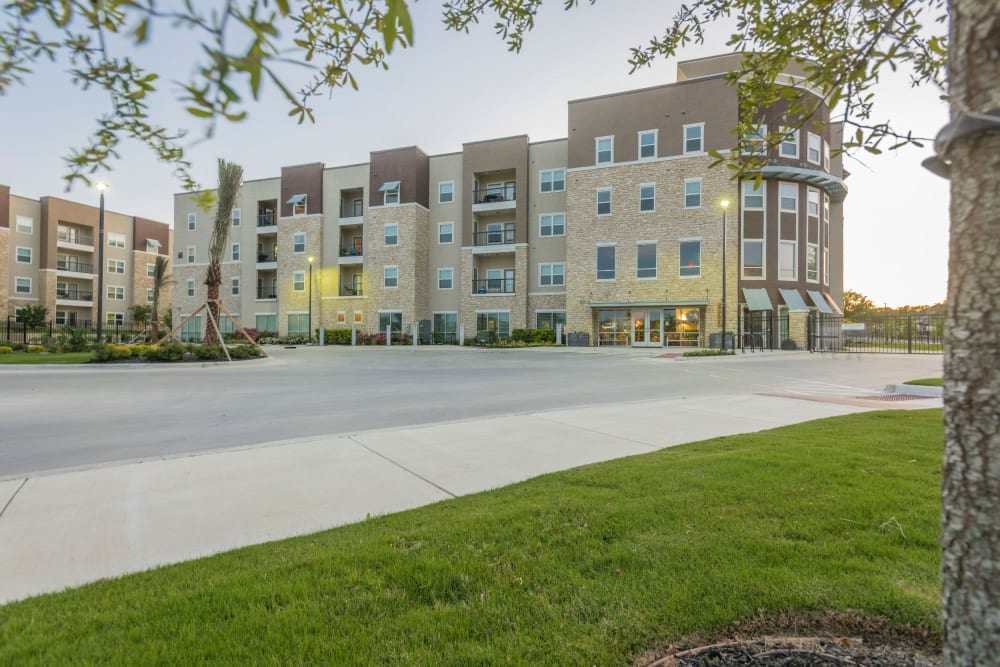 Modern Apartments at The Abbey at Dominion Crossing in San Antonio, Texas