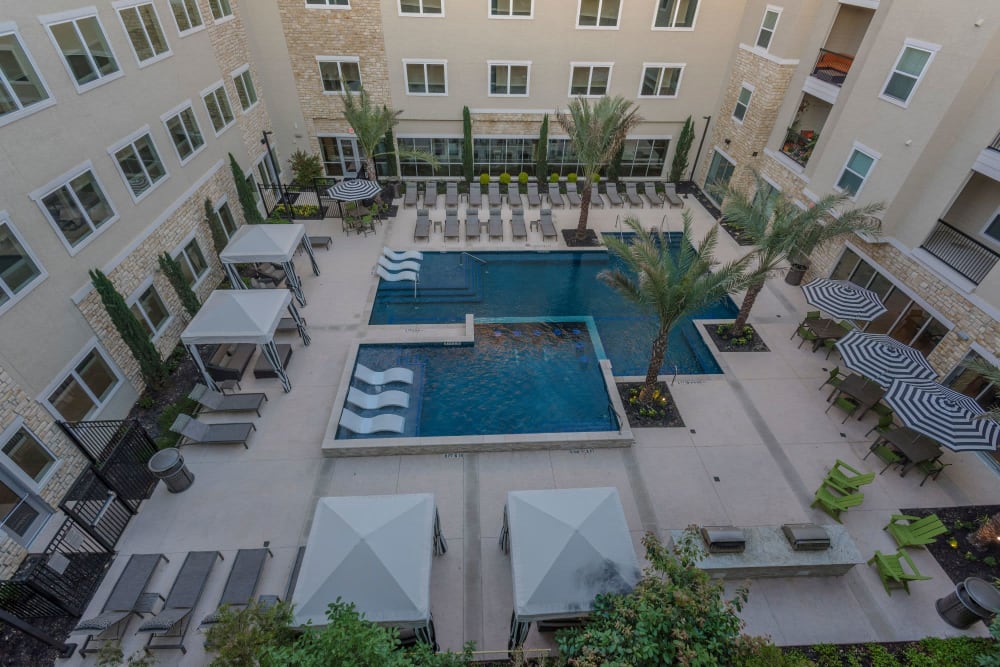 Modern Apartments at The Abbey at Dominion Crossing in San Antonio, Texas