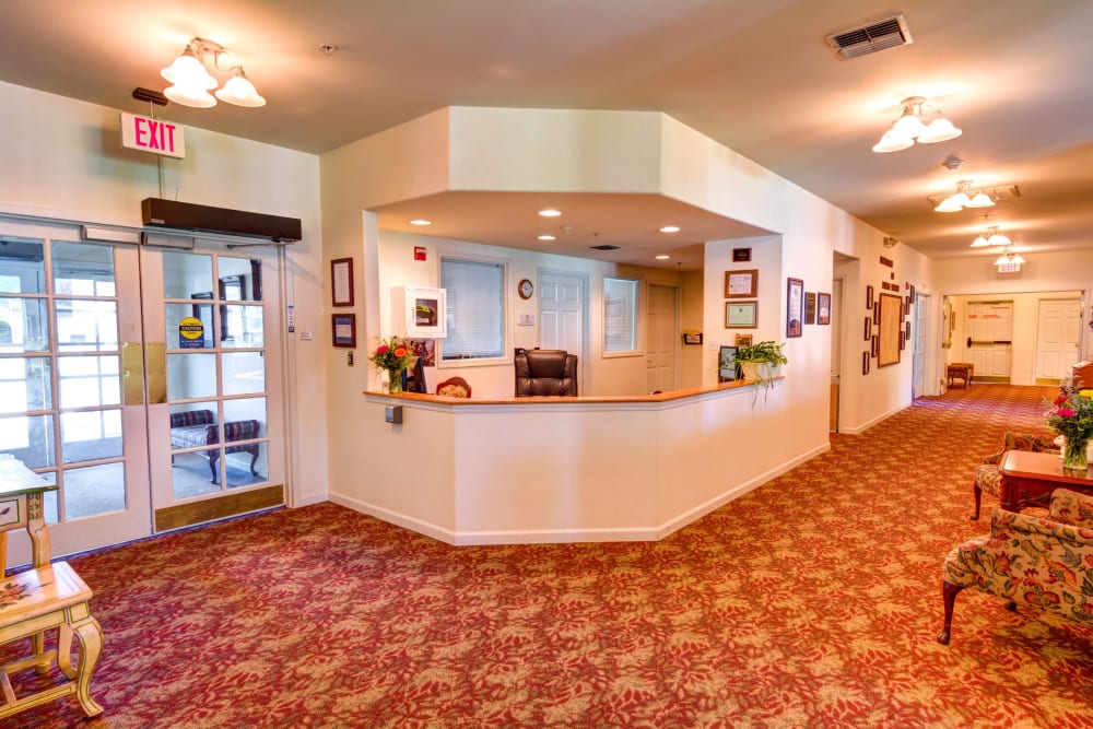 Front desk and lobby at Morrow Heights Assisted Living in Rogue River, Oregon