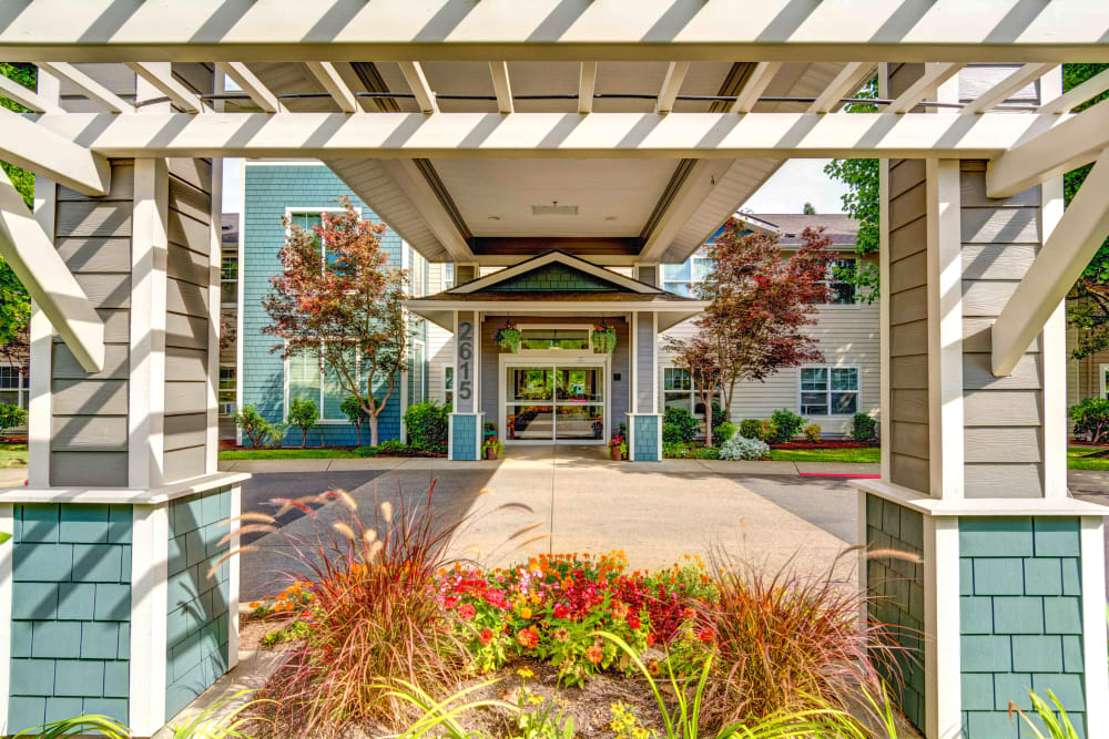 Covered entryway to Lone Oak Assisted Living in Eugene, Oregon