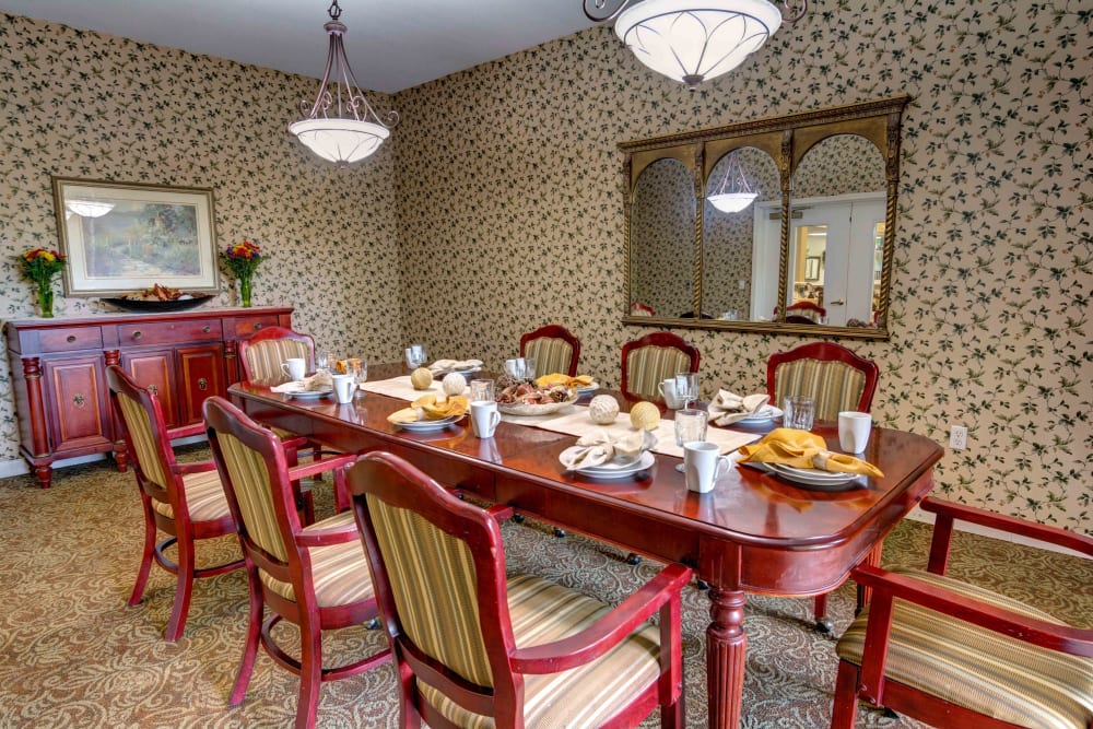 Private dining room at Lone Oak Assisted Living in Eugene, Oregon