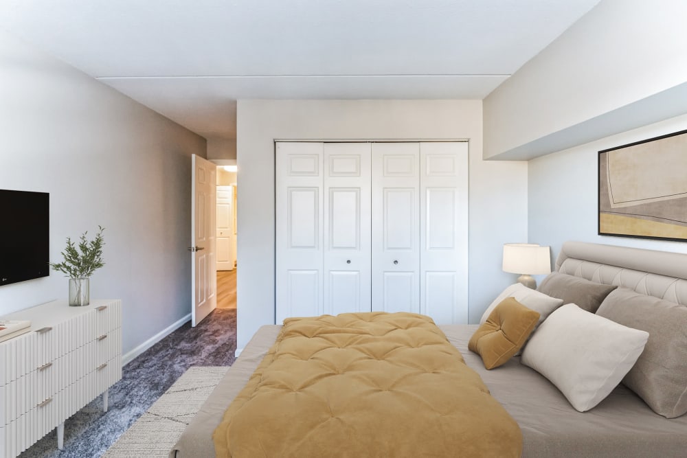 Clean bedroom at Eagle Rock Apartments at Swampscott in Swampscott, Massachusetts
