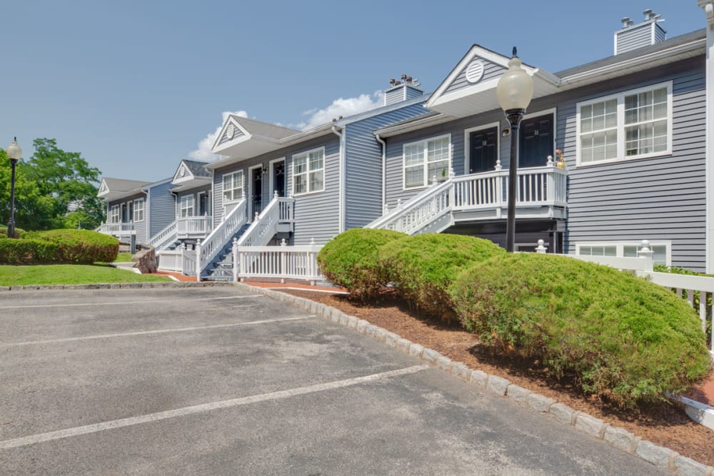 Apartments at Nob Hill in Elmsford, New York