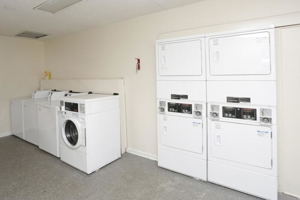 Laundry center at Acasă River Crest in Columbia, South Carolina