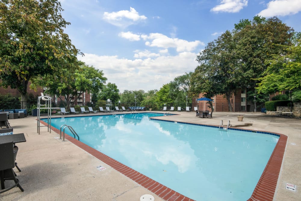 Big swimming pool at Columbia Pointe in Columbia, Maryland