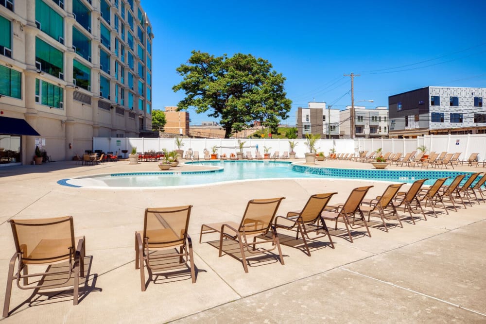 Luxurious poolside seating at Residences at 1 Brown in Philadelphia, Pennsylvania