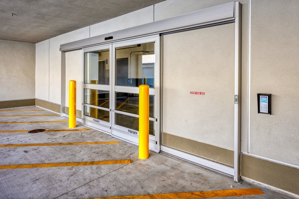 image of entrance and load in area of Golden State Storage Santa Fe Springs